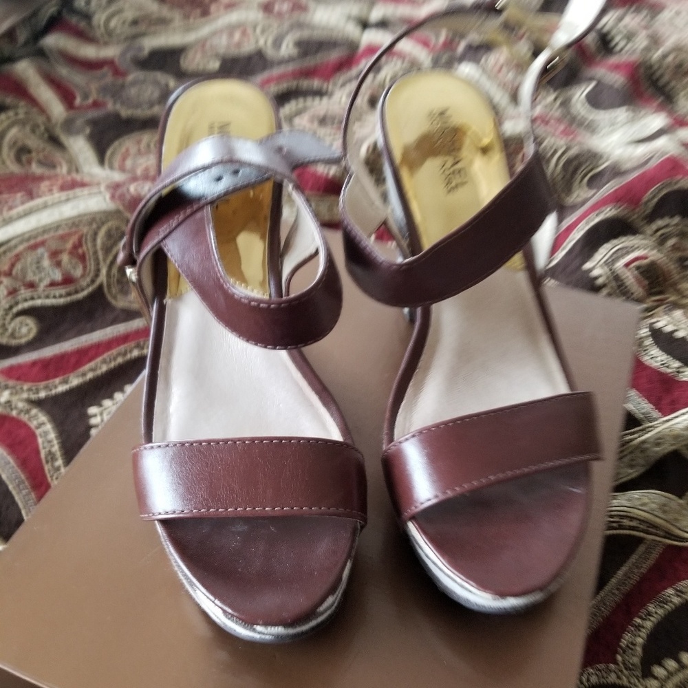 Michael Kors Shoes - Picture 2 of 4